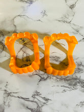 Load image into Gallery viewer, Vampire Teeth Earrings