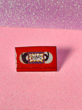 Charger l&#39;image dans la galerie, Épingle VHS
